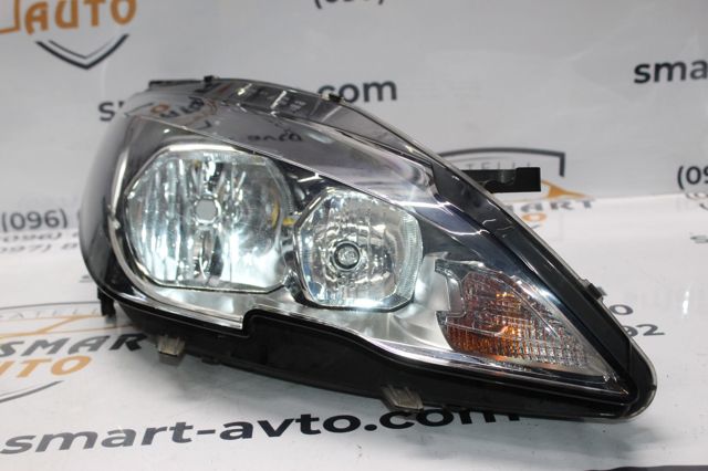 PEUGEOT 9677522980 Правая фара в наличии Черновцы