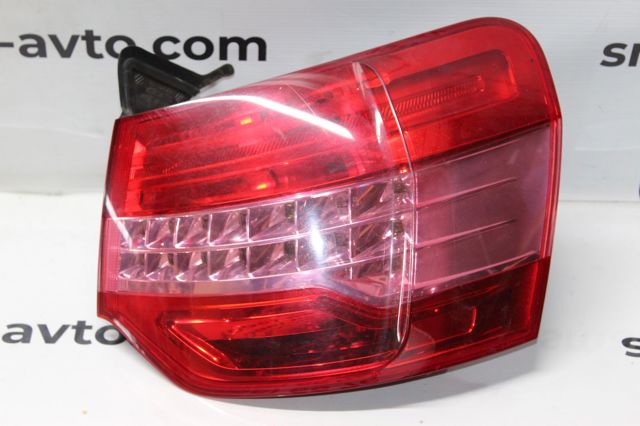 Задний правый внешний фонарь 9681063680 PEUGEOT