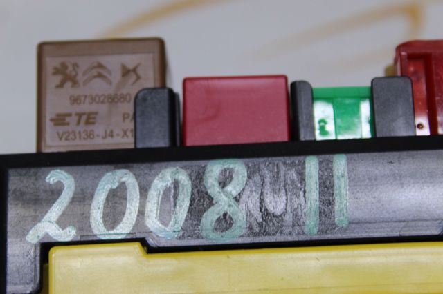 PEUGEOT 9804848480 в наличии Черновцы
