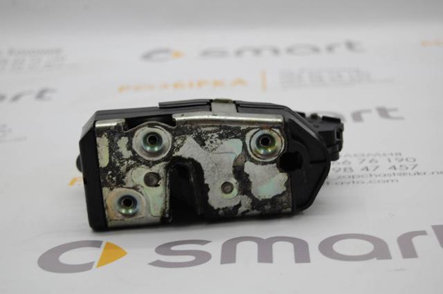 Замок двери водителя A4517200535 MERCEDES
