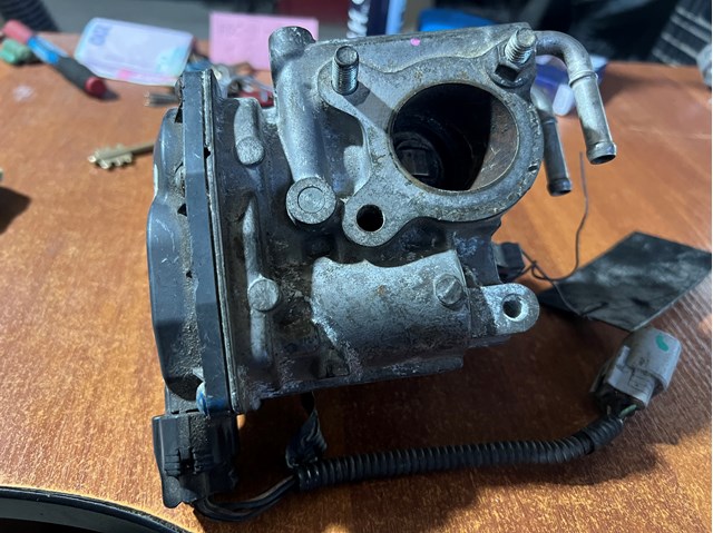 Клапан EGR системы рециркуляции отработавших газов 258000R010 TOYOTA