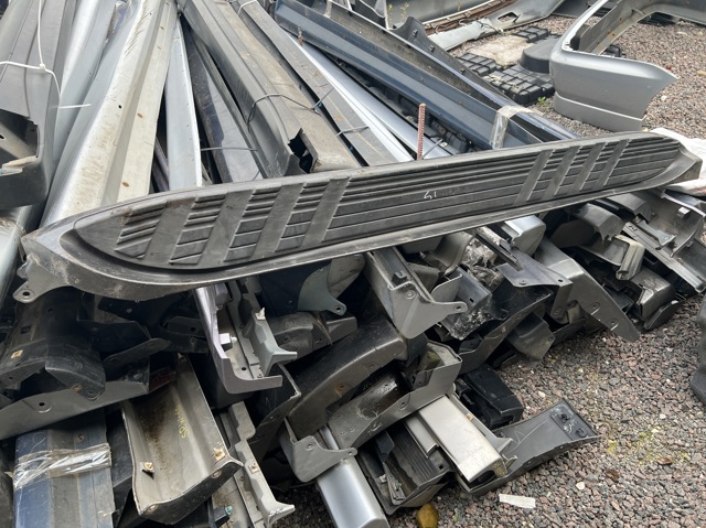 Накладка подножки 517716A060 TOYOTA