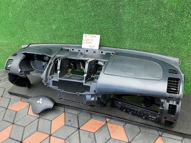 MITSUBISHI MN123652XA Панель салона передняя "торпедо" в наличии Киев