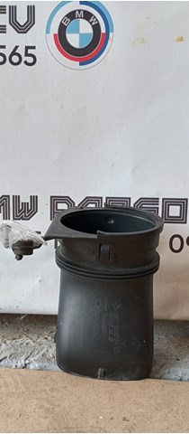 Патрубок воздушный, вход воздушного фильтра 13717601870 BMW