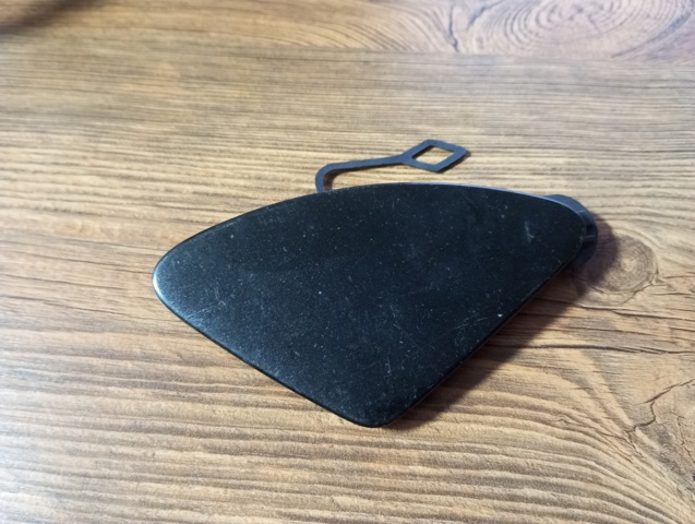 Заглушка бампера буксировочного крюка 51117301914 BMW