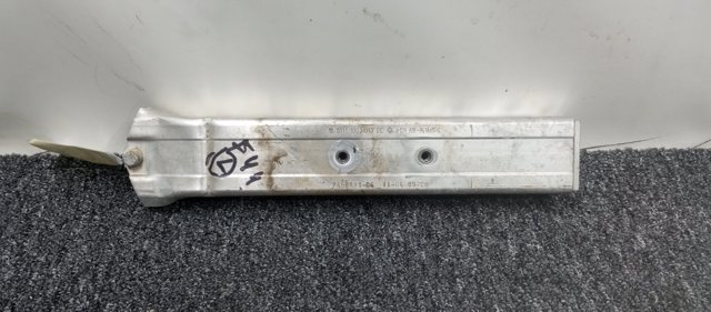 Кронштейн усилителя переднего бампера 51117459891 BMW