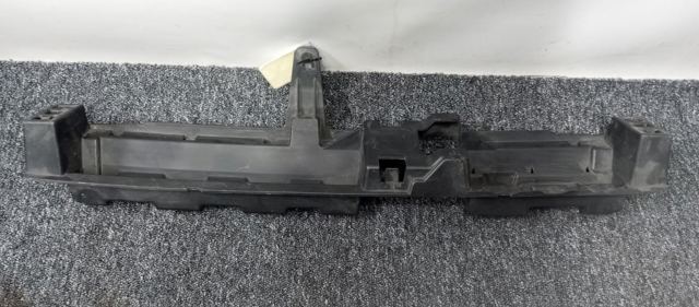 Кронштейн бампера заднего, центральный 51127477434 BMW