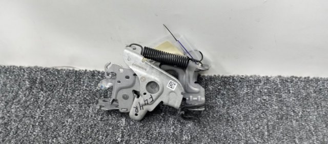 51237468348 BMW Замок капота правый купить в Украина
