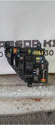 Блок предохранителей задний, салонный 61149259469 BMW