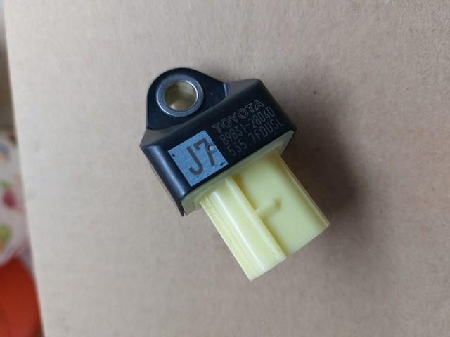Датчик Айрбег передний 8983128040 TOYOTA