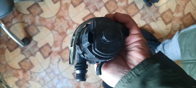 Дополнительная электро помпа 11518486849 BMW