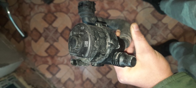 Помпа водяная, дополнительная электрическая 11518679885 BMW