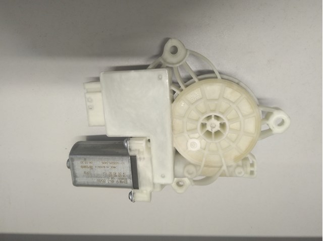 Мотор стеклоподъемника двери задней, левой 61359463853 BMW