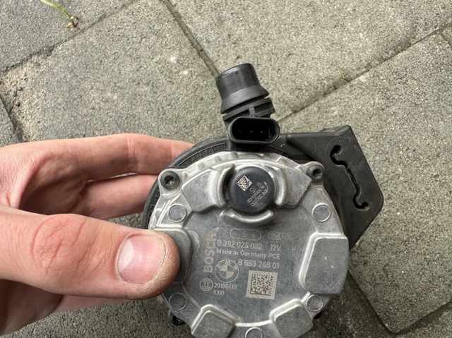 Дополнительная электро помпа 11518663248 BMW