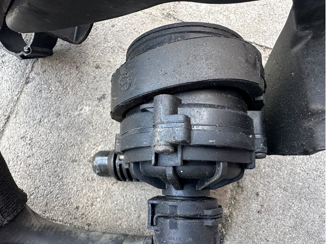 BMW 11518671654 Помпа водяная (насос) охлаждения, дополнительный электрический в наличии Украина