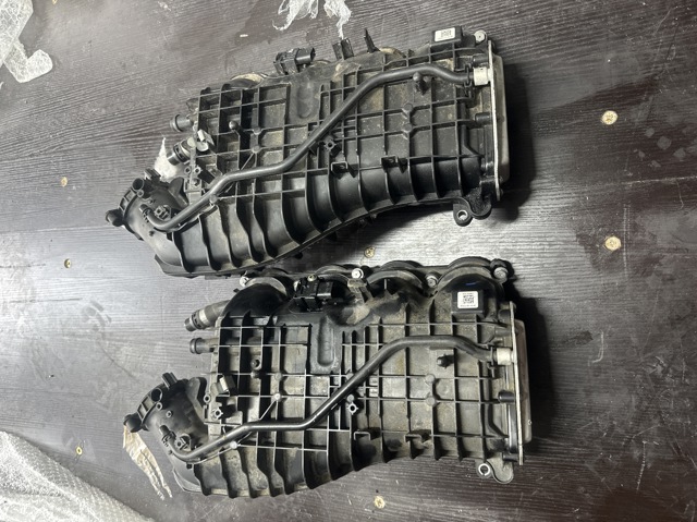 Впускной коллектор 11618603914 BMW