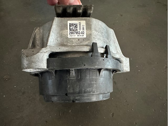 BMW 22116860472 Правая подушка двигателя в наличии Ужгород