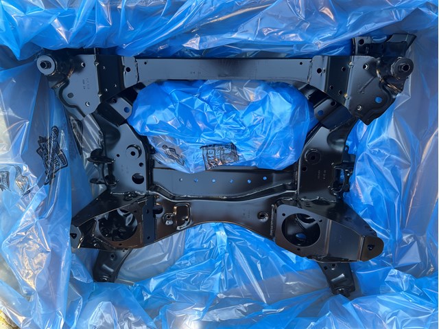 31106891256 Балка передней подвески (подрамник) купить Кривой Рог