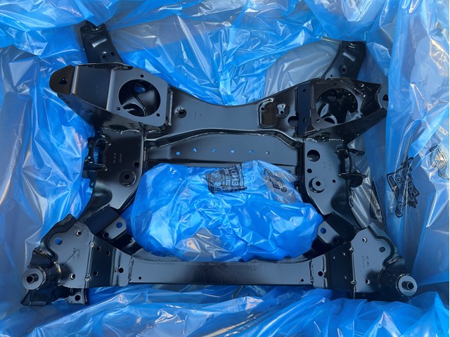 Крабобалка передней подвески 31106891256 BMW