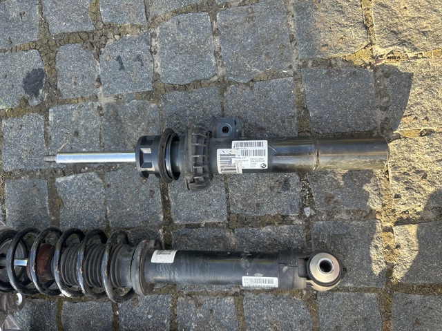 Стойка передняя правая 31316870358 BMW