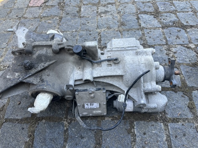 Редуктор заднего моста 33108871238 BMW
