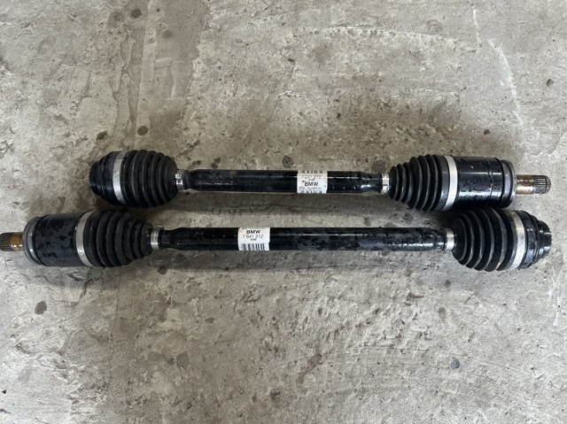 Полуось задняя, правая 33207641212 BMW