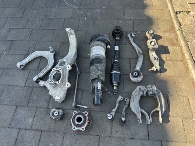 Ступица колеса передняя 33406899301 BMW