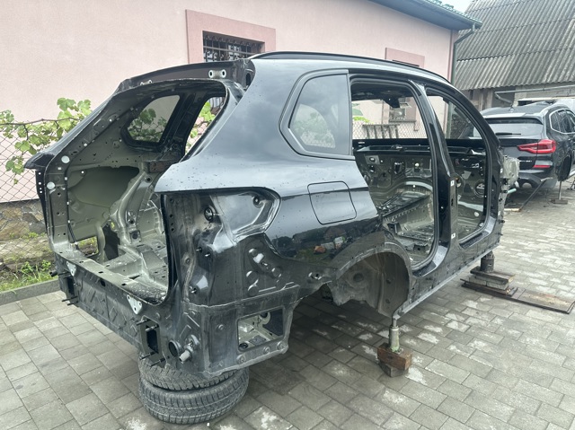 Крыло заднее правое 41007955006 BMW