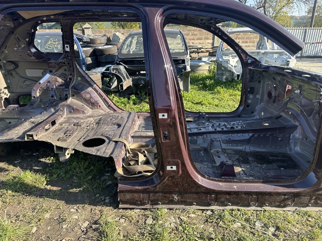 Проем передней правой двери 41007955086 BMW