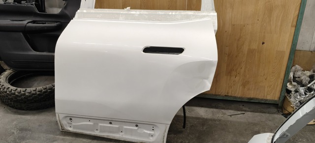 Дверь пассажирская задняя левая 41009880293 BMW