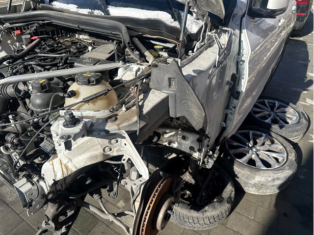 Кронштейн крепления крыла переднего левого, задний 41357475803 BMW