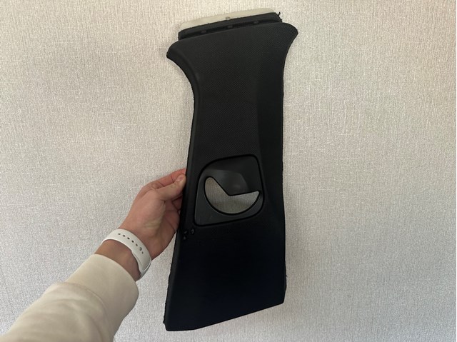 Обшивка стойки кузова внутренняя, средняя правая 51438072814 BMW