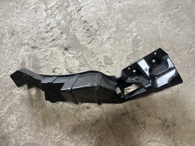 BMW 51647368158 Кронштейн крепления крыла  переднего правого верхний в наличии Ужгород