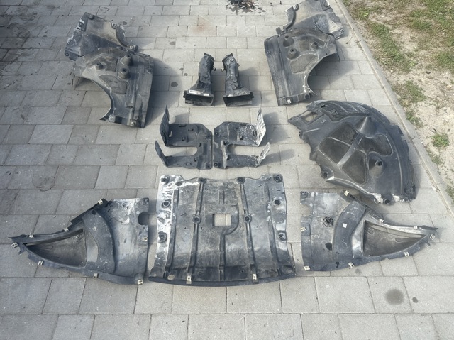 BMW 51718069308 Щиток грязезащитный передней арки крыла в наличии Одесса