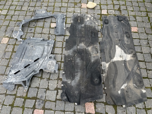 51757290803 BMW Защита днища левая купить в Павлоград