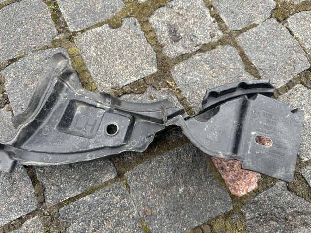 Накладка водосточного желоба задняя левая 51767329401 BMW