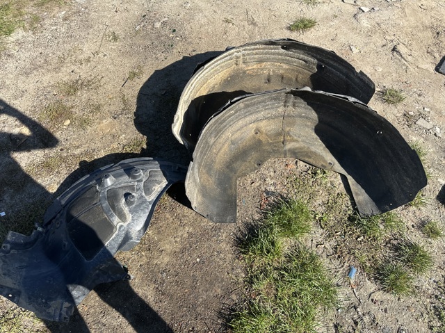 Подкрылок задний левый 51767424915 BMW