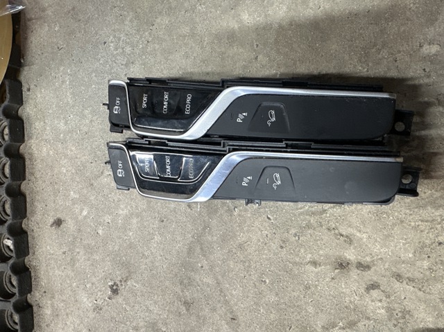 Блок кнопок центральной консоли 61316993947 BMW