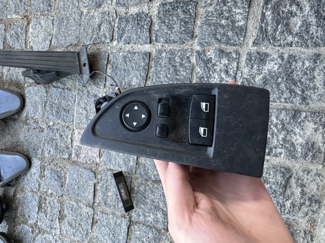 Кнопки переднего левого стекло подъёмника 61319226269 BMW