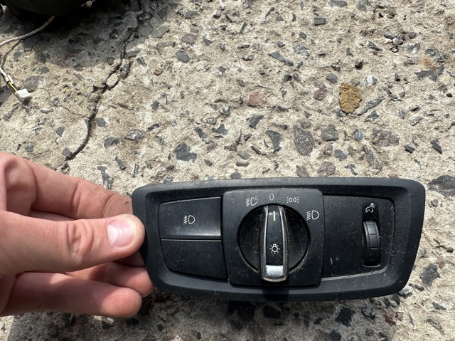 Переключатель света фар на "торпедо" 61319393603 BMW