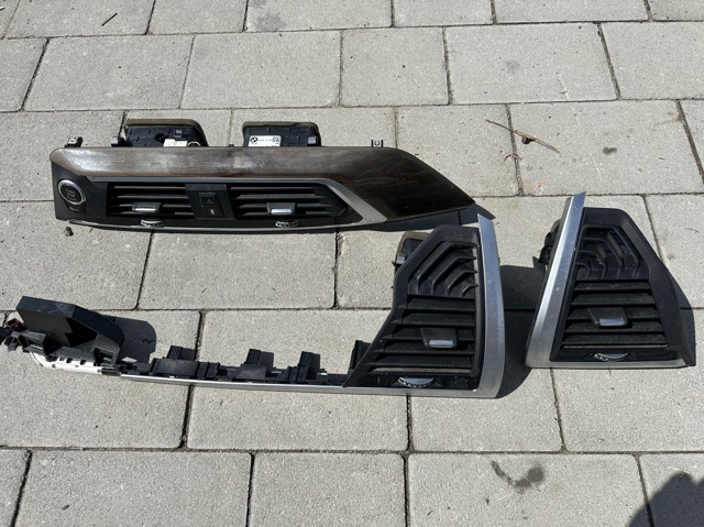 Решетка воздуховода левая 64229363439 BMW