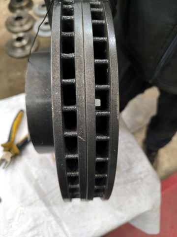 09896121 BREMBO Передние тормозные диски купить в Николаев