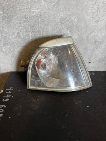 Указатель поворота правый 1U0953156D VAG