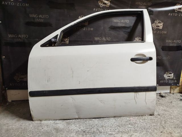 Двери 1U4831051 VAG