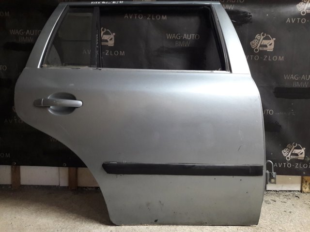 Задняя правая дверь 1U9833052 VAG