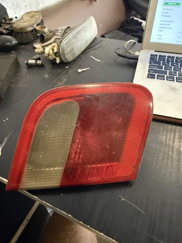 Задняя левая внутренняя фара 8364923 BMW