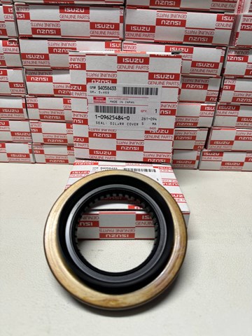 ISUZU 1096254840 Сальник хвостовика в наличии Чернигов