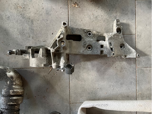 Крепление генератора Фольксваген Поло VI