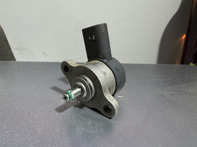 BOSCH 0281002241 Регулятор давления топлива в наличии Запорожье