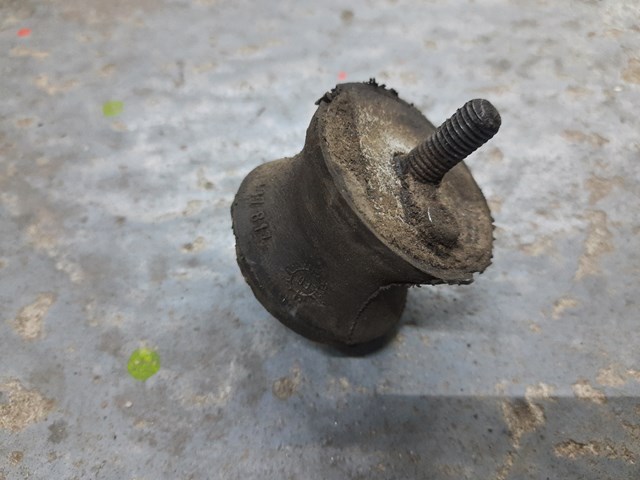 Подушка КПП 1137817 BMW